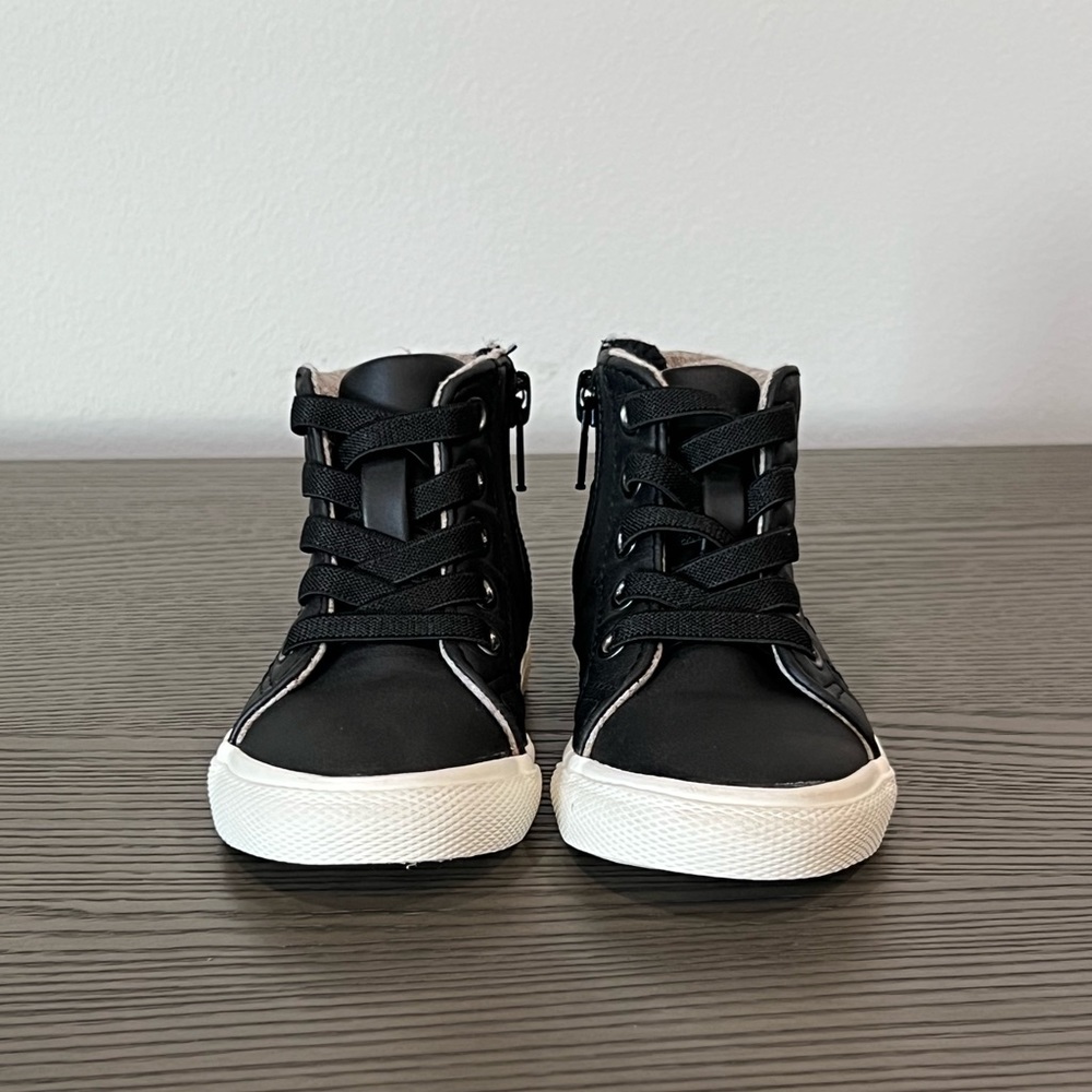 Cat & Jack Rylan Sneakers - Picture 2 of 10